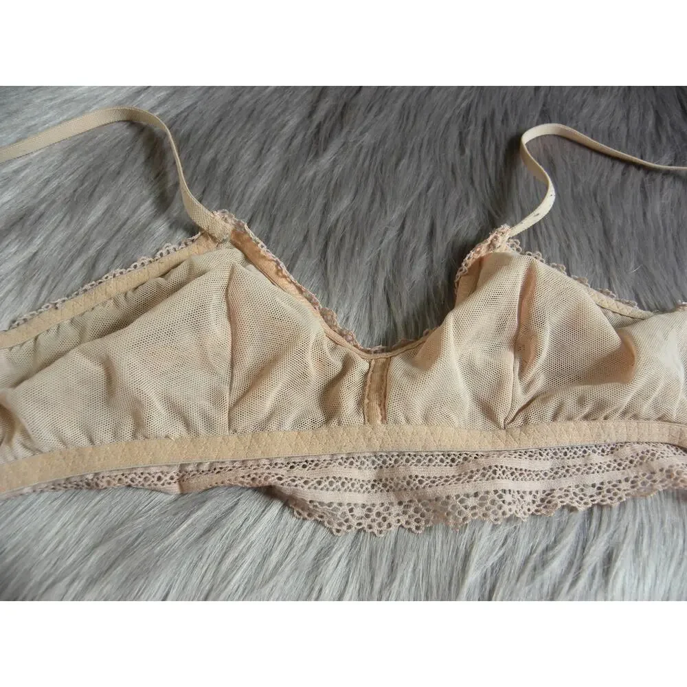 Victoria's Secret bralette brasier XS peach color lace material